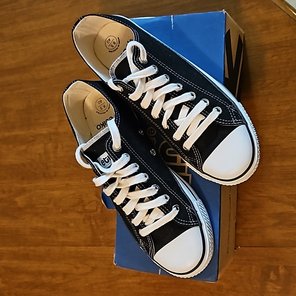 Etiko Gender Neutral Black Vegan Sneakers